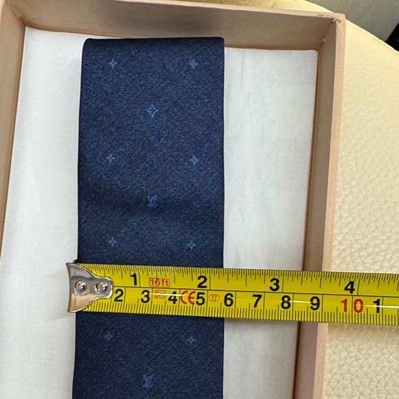 Louis Vuitton Navy Designer Silk Tie -NWT - Picture 9 of 10